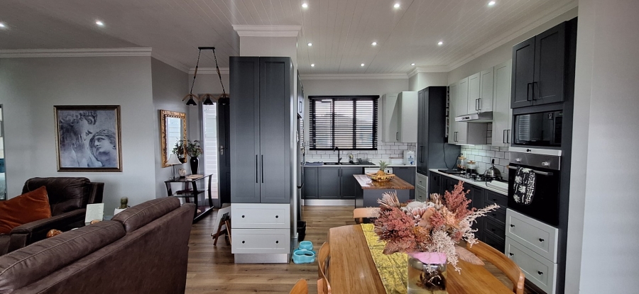 3 Bedroom Property for Sale in Albertinia Western Cape